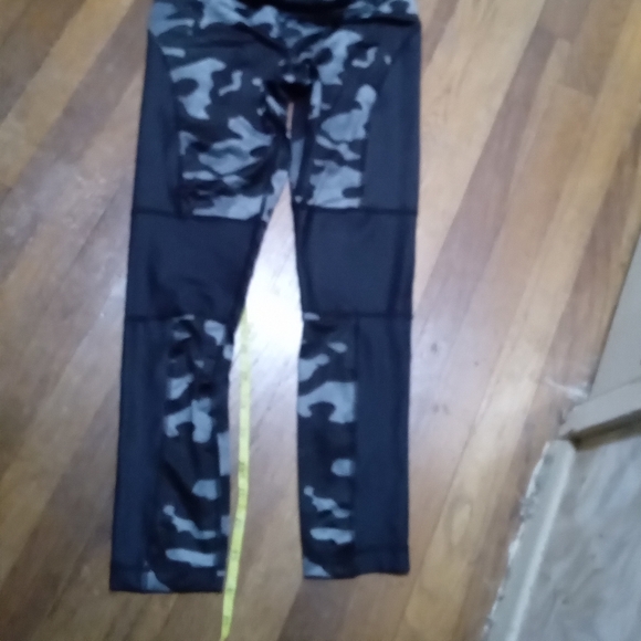 NWT 90°Degree By Reflex leggings with mesh behind knees - Picture 2 of 5